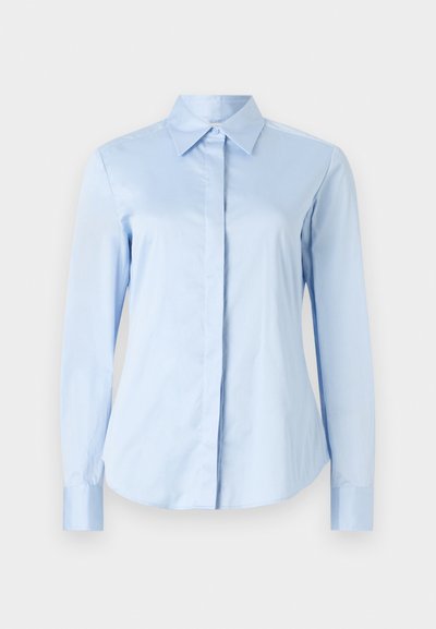 Hellblaues Button-Down-Hemd mit langen Ärmeln, klassischem Kragen und glattem Stoff. Verfügt über einen geraden Schnitt und Knopfmanschetten.