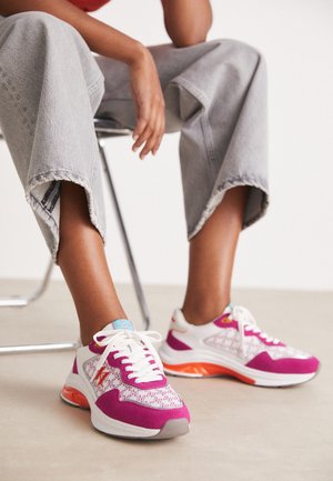 Sneaker low - pink