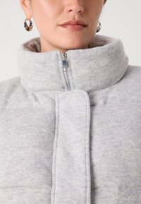 BOSS FOCRINA - Brezrokavnik - light pastel grey