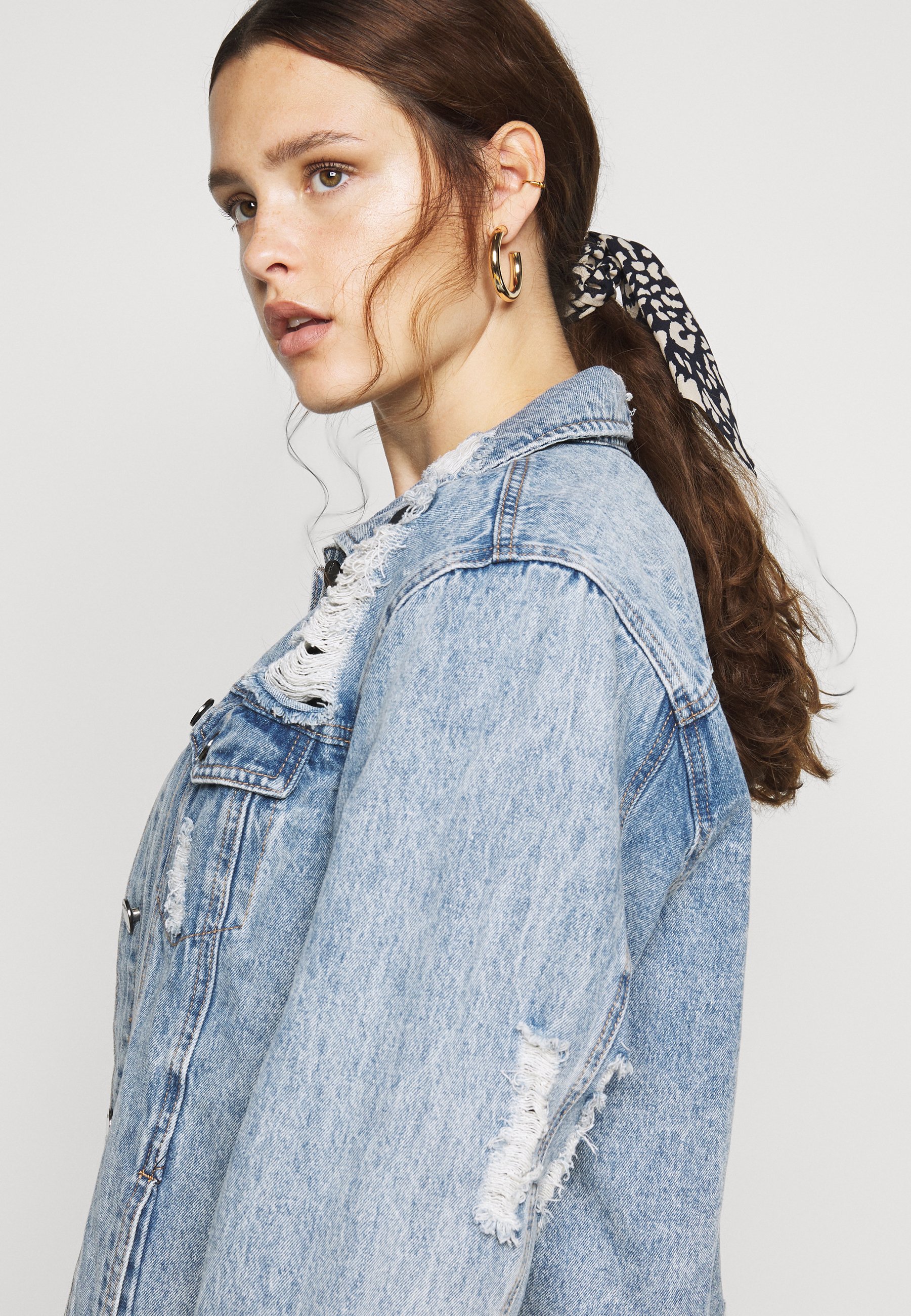 Simply Be RIPPED OVERSIZED JACKET Jeansjakke stonewash Missguided Petite Jeansjakke - stonewash