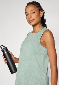 Under Armour TANK TWIST - Topp - silica green/white