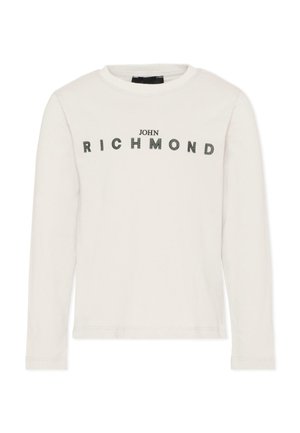 Witte longsleeve t-shirt met de tekst "JOHN RICHMOND" bedrukt over de borst in zwarte patroonletters.