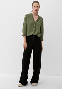 QS Blouse - olivgrün