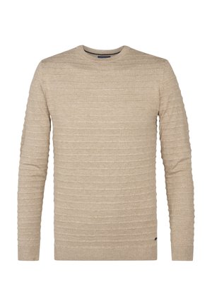 Pulover tricotat bej cu textură ribată orizontal, guler rotund și mâneci lungi. Accentuat cu un mic logo la tiv. Material moale.