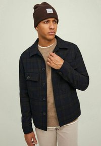 Jack & Jones JACLONG BEANIE - Čiapka - java