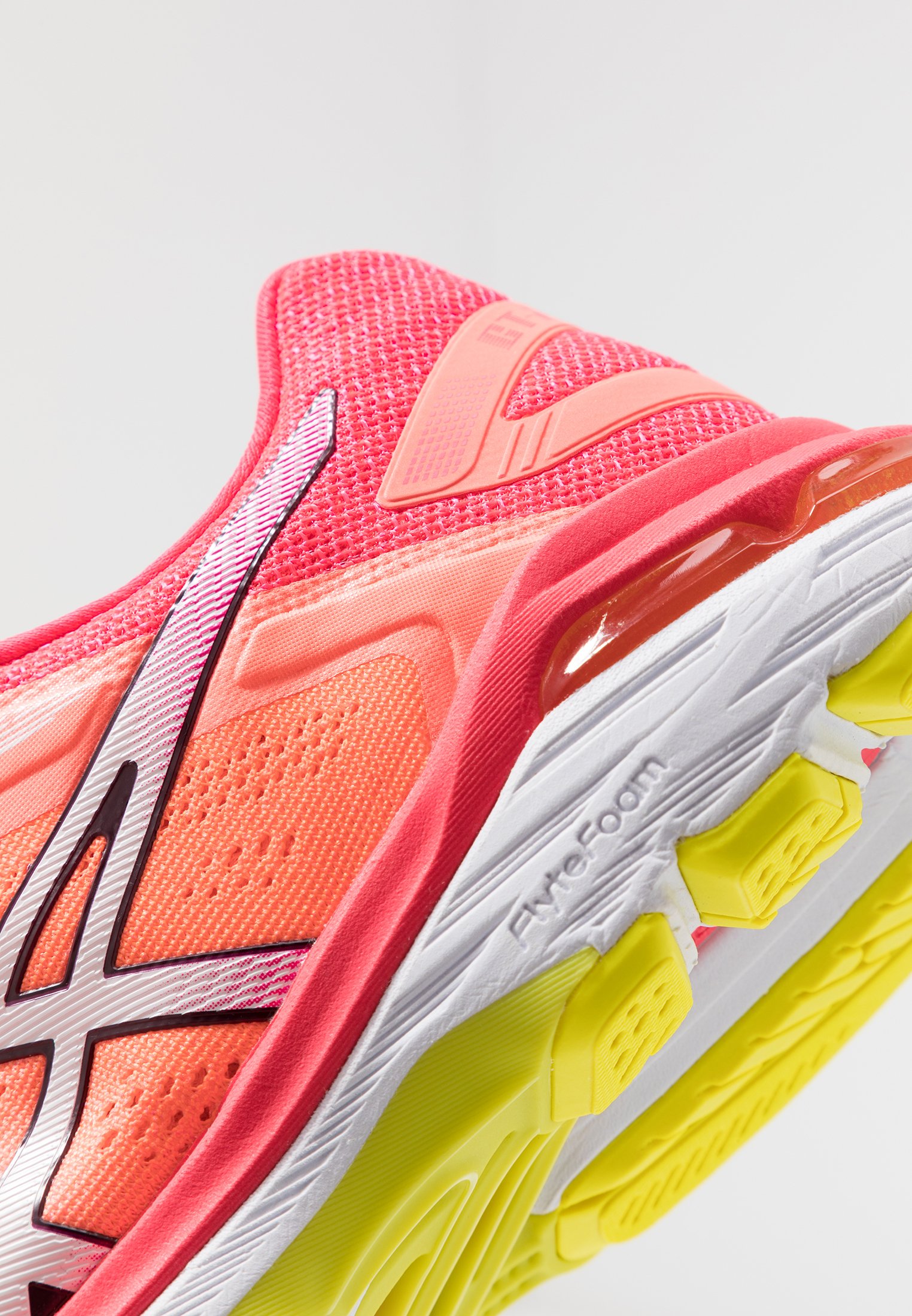 asics gt 2000 7 white laser pink