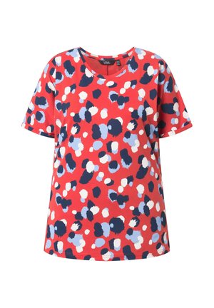 Rotes Kurzarmshirt mit rundem Ausschnitt, bedeckt mit einem abstrakten Muster aus marineblauen, hellblauen und weißen Punkten.