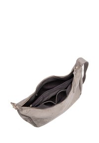Borsa a tracolla in suede grigio con chiusura a zip, dotata di una tasca interna, molteplici scomparti e una tracolla per un facile trasporto.