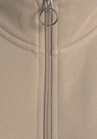 H.I.S Collegepaita - nougat