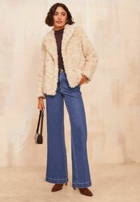 Friends Like These TEXTURED REGULAR FIT - Jachetă de iarnă - cream