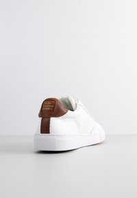 GANT MC JULIEN - Trainers - white/cognac
