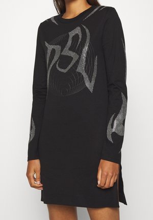 Sukienka z dżerseju