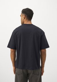 New Era NBA CHICAGO BULLS OVERSIZE - Klubbklær - black