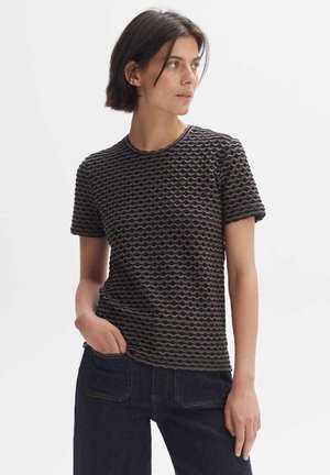 Short-sleeve t-shirt featuring a textured wave pattern in dark blue, accented with multicolored lines, round neckline, and slim fit.