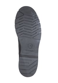 Semelle de chaussure en caoutchouc noir avec un motif de sculpture en zigzag, logo embossé et design à bout arrondi. Texturée pour une meilleure adhérence et durabilité.