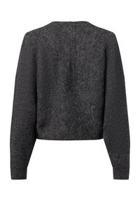 Pull cropped à manches longues en tricot gris foncé avec un col rond et un motif texturé sur fond blanc.