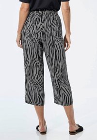 GOLDNER PETITE - Broek - black
