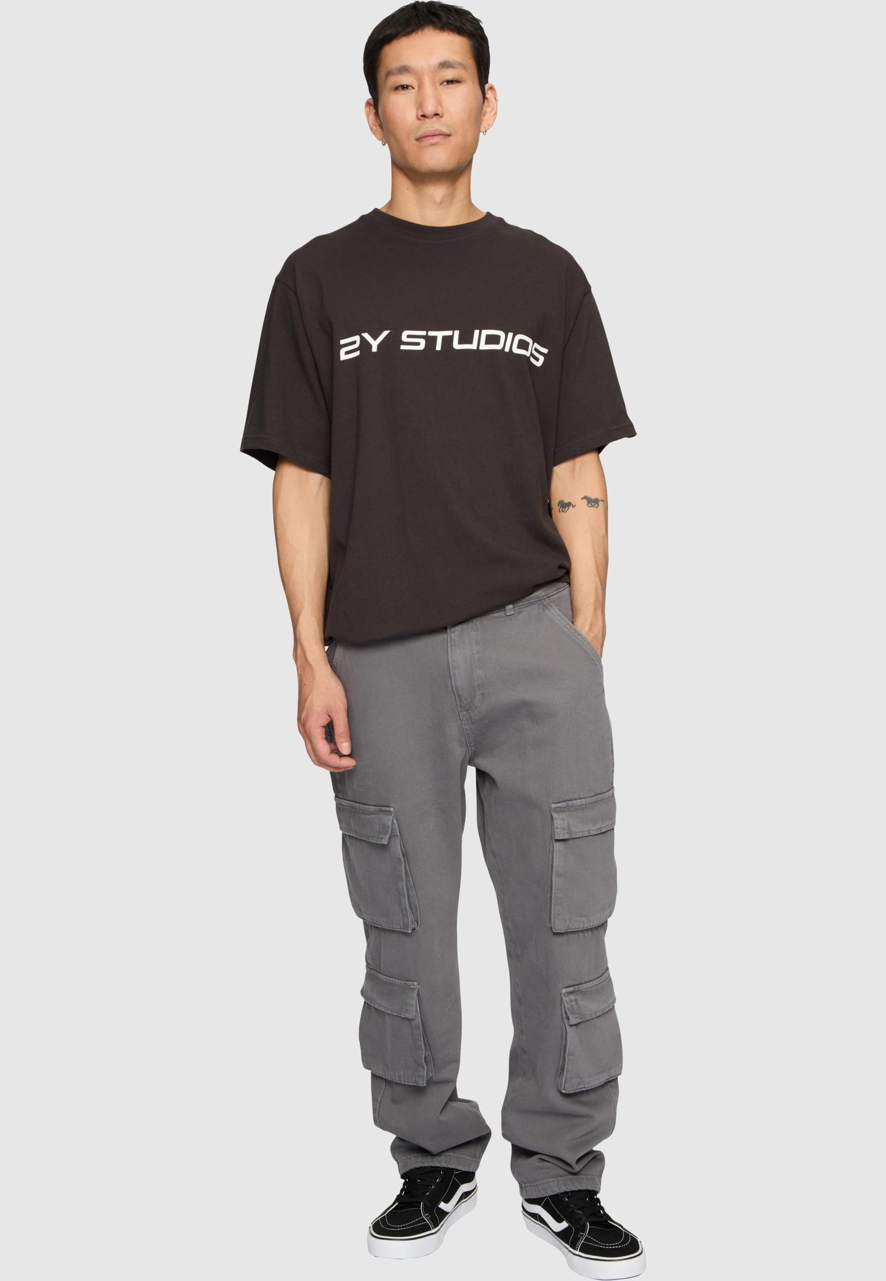 【SCENERITY】Oblique cargo pants FBM010-002-02_GREY_1.jpg
