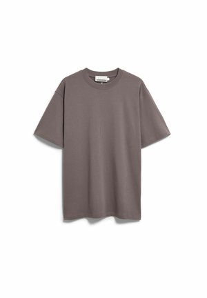 Unisex T-shirt met korte mouwen en ronde hals in gedempt bruin, plat hangend met zichtbaar merklab binnen de kraag.