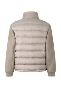 Polstret jakke i beige med høj krave, der kombinerer blødt stof og glat tekstur. Fremhævet med ruskindærmer og ribbede manchetter.