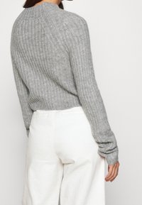 Monki Sweter