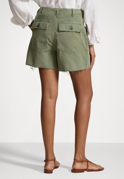 Polo Ralph Lauren COTTON REVERSE SATEEN FLAT FRONT - Šortky - olive