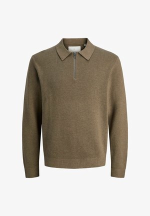 Brun strikket genser med glidelås i kragen, lange ermer og en teksturert stofffinish. Har et rent, enkelt design uten dekorasjoner.