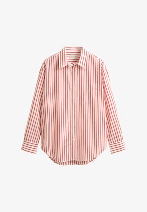 Weißes langärmliges Hemd mit roten vertikalen Streifen und Brusttasche, ausgestattet mit klassischem Kragen und abgerundetem Saum.