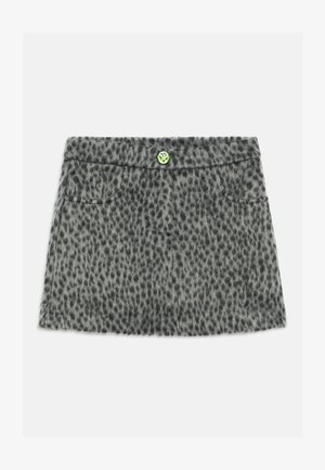 Szürke leopárdmintás mini szoknya puha anyagból, két elülső zsebbel és zöld mosolygós gombbal. Klasszikus A-vonalú sziluett.