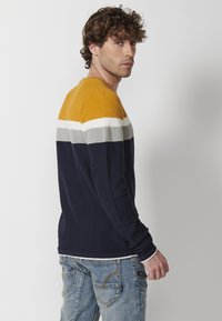 Koroshi Pulover - amarillo   yellow
