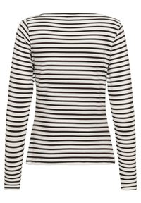 Langärmliges Oberteil in weißen und dunkelbraunen horizontalen Streifen. Weicher Stoff mit geradem Schnitt und rundem Ausschnitt. Keine sichtbaren Verzierungen.