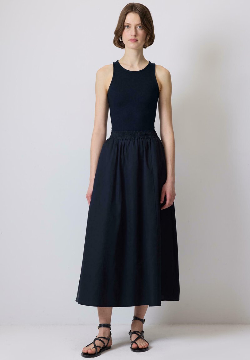 Touché Privé WAISTED Falda acampanada navy blue/azul marino