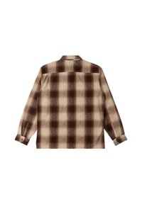 Bruin en crème geruite blouse met lange mouwen, knoopmanchetten en een achterste schouderpas; zachte stof met een gestructureerd patroon.