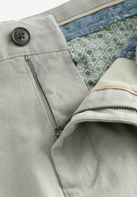 Next BELTED - REGULAR FIT - Shorts - sage green