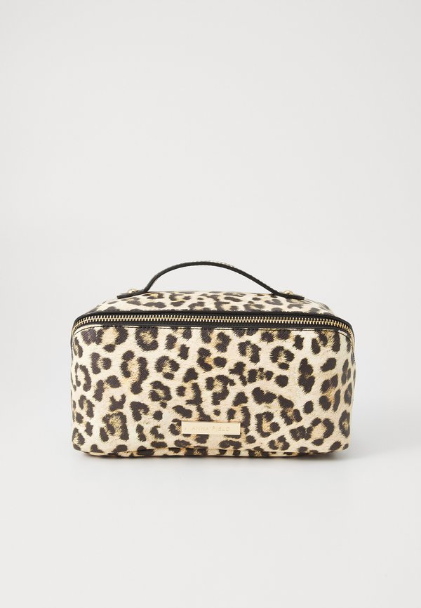 Wash bag - leo print