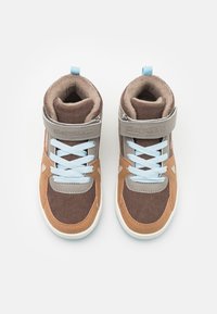 KangaROOS KALLEY UNISEX - Augsti sporta apavi - coffee/forever blue