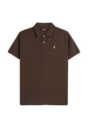 Polo marrone a maniche corte con due bottoni e un piccolo logo beige ricamato sul petto sinistro.