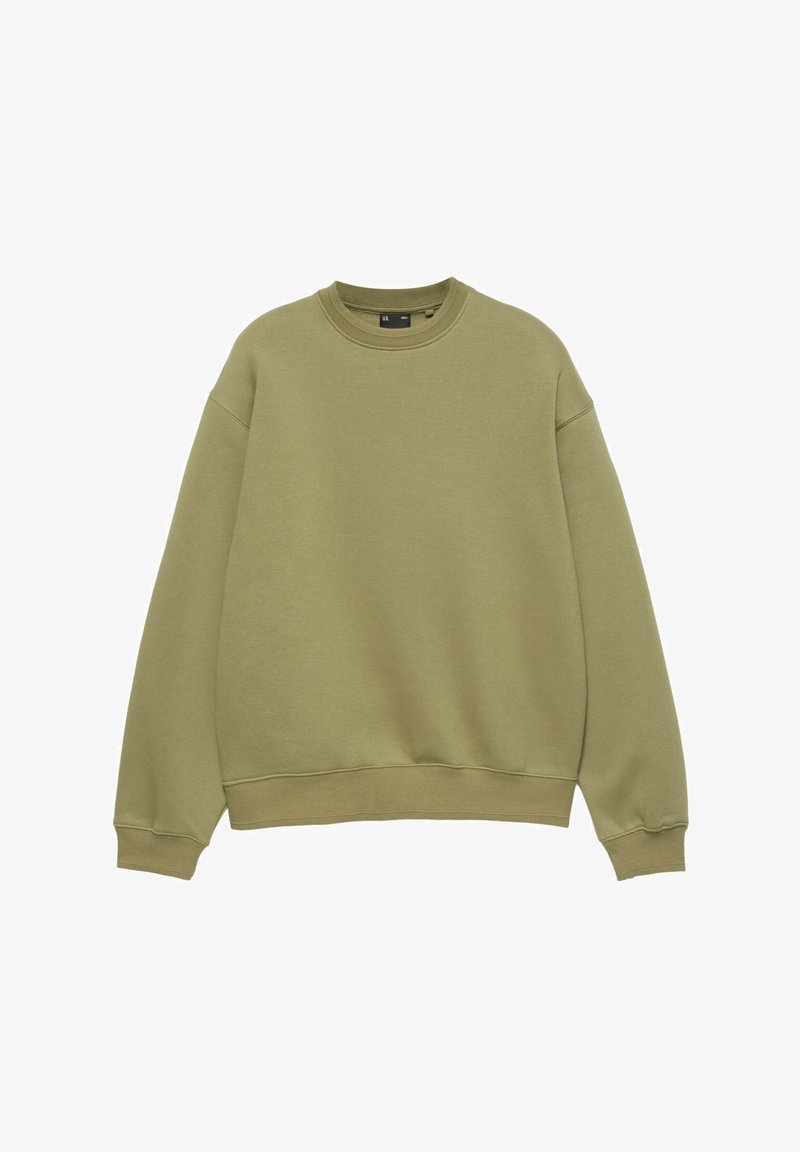 Sweat-shirt uni vert olive à manches longues et col rond, avec poignets et ourlet côtelés, présenté sur fond blanc.