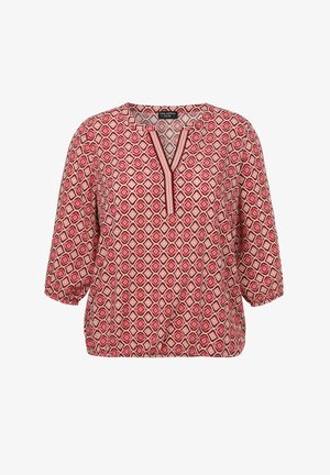 Rood en crèmekleurig blouse met een V-hals, driekwart mouwen en een geplooide zoom. Bevat een geometrisch ruitpatroon.