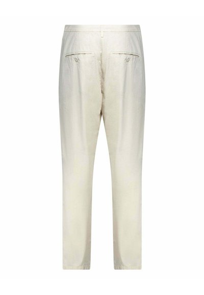 Crème-kleurige, lichtgewicht broek met een gladde textuur. Voorzien van twee achterzakken met knoopsluitingen en een getailleerde pasvorm.