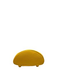Borsa a tracolla in pelle gialla a forma di mezza luna, con superficie testurizzata e hardware della tracolla regolabile. Design compatto, adatta per gli essenziali.