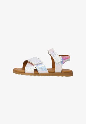 Holografische leren sandalen met vier banden, een gewatteerde bruine binnenzool en een flexibele rubberen buitenzool met een golvend patroon.