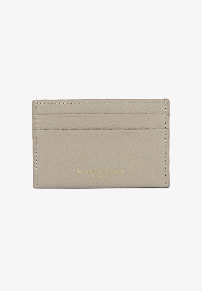 Grijze leren kaarthouder met vier kaartsleuven. Voorzien van goudkleurig, geperst "LANCASTER PARIS"-logo en fijne stikdetails. Gladde textuur.