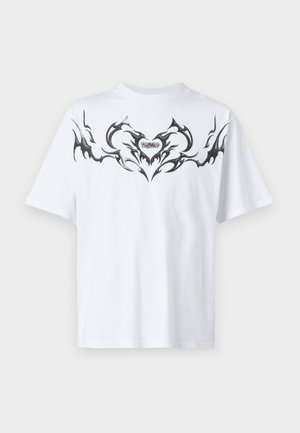 BOILER ROOM TRIBAL UNISEX - Nyomott mintás póló - white