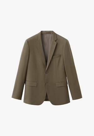 Blazer vert olive sur mesure en tissu lisse. Comprend une fermeture à un bouton, des revers crantés et deux poches avant avec une poche ticket.