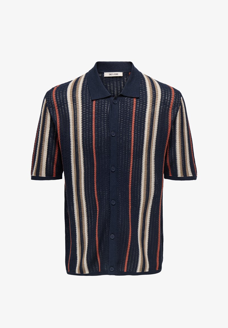 Cardigan en maille bleu marine à manches courtes avec des rayures verticales beige, crème et rouille, et une fermeture boutonnée à l'avant.