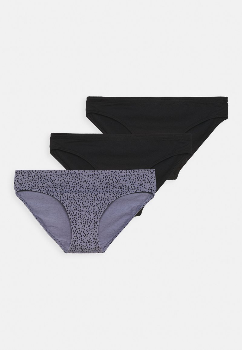 Trois paires de culottes pour femmes : deux noires unies et une lilas clair avec un motif tacheté noir. Matière en coton doux, design classique de culotte.