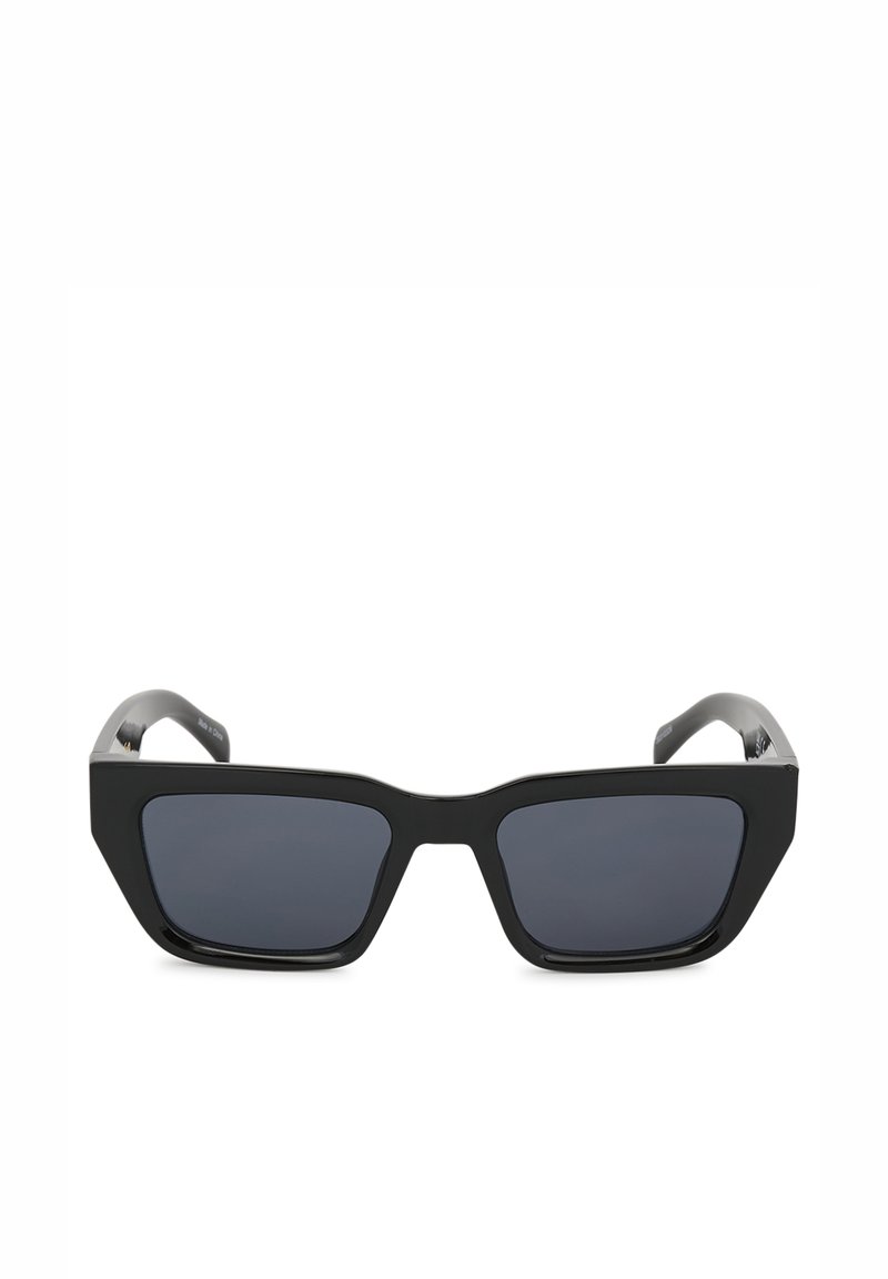 Lunettes de soleil rectangulaires noires avec des montures épaisses et des verres teintés foncés, vues de face sur un fond blanc.