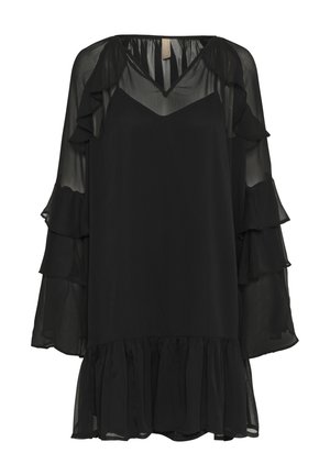 Črna šifonska obleka z V-izrezom, nabranimi rokavi in razširjenim robom. Ponuja plasteh nabranin na rokavih in dnu za tekočo silhueto.
