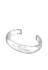 Polerad silverarmband med en slät, rund design. Har en öppen ände och en jämn tjocklek över hela armbandet.